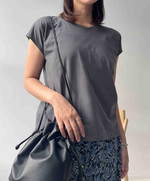 AS KNOW AS plus(アズノゥアズプラス)の「〇コットン シンプルフレンチスリーブTシャツ(Tシャツ/カットソー・レディース・ブラック/ホワイト/ブラウン/ダークグレー・FREE)」の1枚目の写真