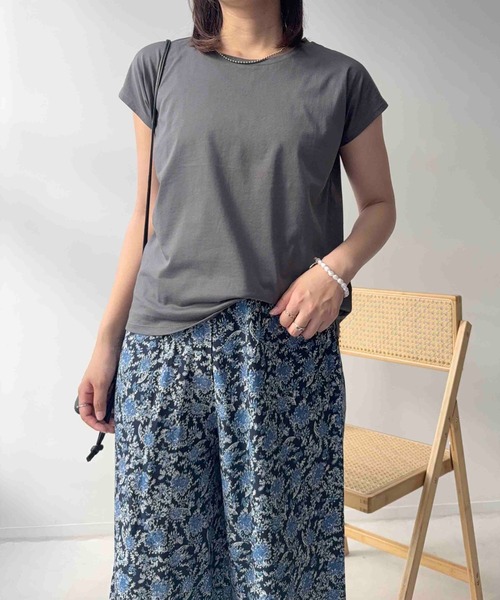AS KNOW AS plus(アズノゥアズプラス)の「〇コットン シンプルフレンチスリーブTシャツ(Tシャツ/カットソー・レディース・ブラック/ホワイト/ブラウン/ダークグレー・FREE)」の8枚目の写真