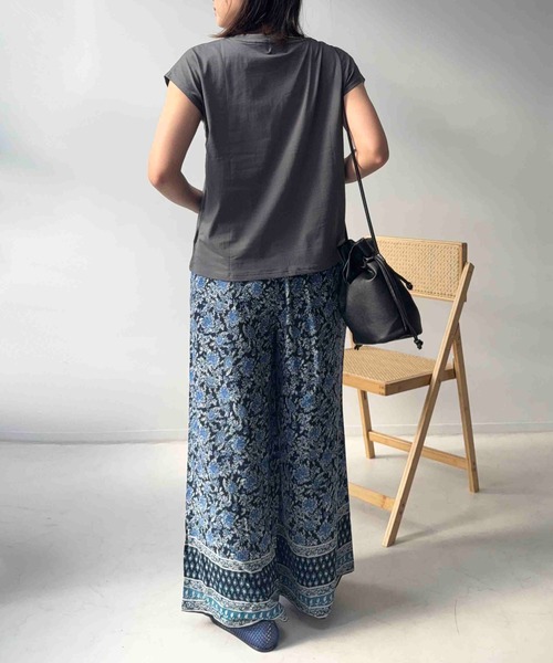 AS KNOW AS plus(アズノゥアズプラス)の「〇コットン シンプルフレンチスリーブTシャツ(Tシャツ/カットソー・レディース・ブラック/ホワイト/ブラウン/ダークグレー・FREE)」の13枚目の写真