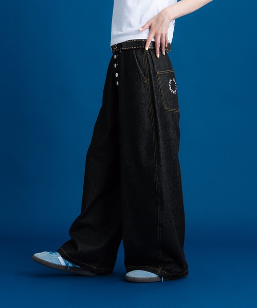 Remember.(リメンバー)の「ハートパッチポケットワイドデニムパンツ / Heart Patchpocket Wide Denimpants(デニムパンツ・メンズ・ブラック/ネイビー・LARGE/MEDIUM)」の5枚目の写真