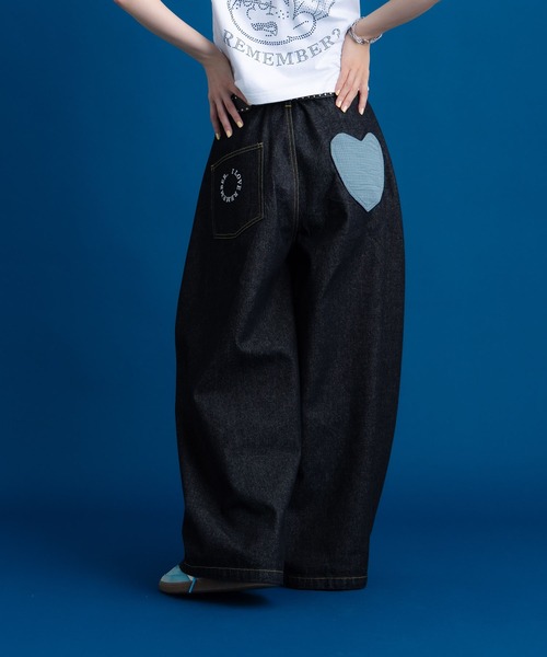 Remember.(リメンバー)の「ハートパッチポケットワイドデニムパンツ / Heart Patchpocket Wide Denimpants(デニムパンツ・メンズ・ブラック/ネイビー・LARGE/MEDIUM)」の7枚目の写真