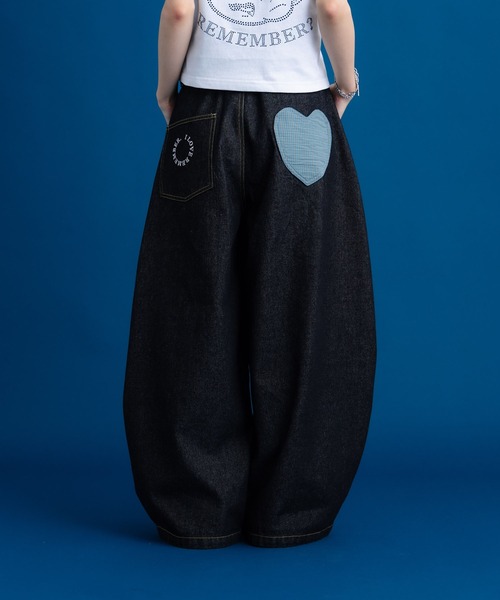Remember.(リメンバー)の「ハートパッチポケットワイドデニムパンツ / Heart Patchpocket Wide Denimpants(デニムパンツ・メンズ・ブラック/ネイビー・LARGE/MEDIUM)」の10枚目の写真