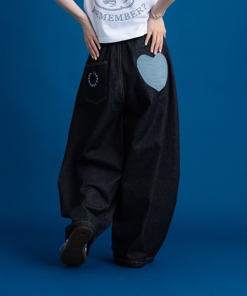 Remember.(リメンバー)の「ハートパッチポケットワイドデニムパンツ / Heart Patchpocket Wide Denimpants(デニムパンツ・メンズ・ブラック/ネイビー・LARGE/MEDIUM)」の12枚目の写真