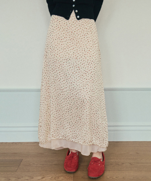 OURNOSTALGIA(アワー ノスタルジア)の「Bloom flower long skirt_Red flower(O25-SK01)(スカート・レディース・クリーム・MEDIUM/SMALL)」の1枚目の写真