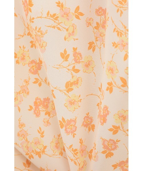 CLANE(クラネ)の「MABEL FLOWER DRAPE CAMI TOPS(キャミソール・レディース・ブラック/オレンジ・1/2)」の4枚目の写真
