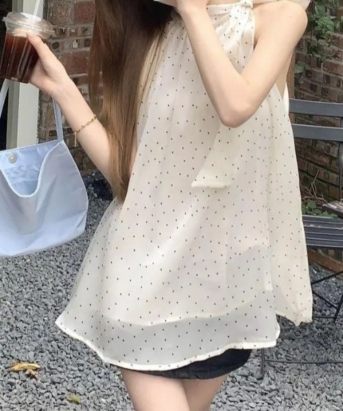 SHEPP(シープ)の「ドット柄 ボウタイリボン Aラインノースリーブブラウス アメスリ(シャツ/ブラウス・レディース・ホワイト・L/M)」の3枚目の写真