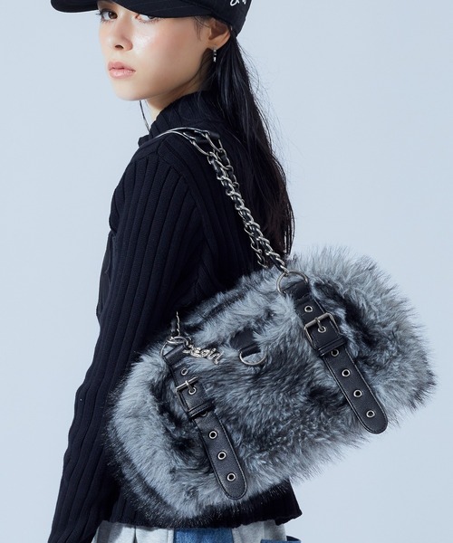 X-girl(エックスガール)の「FAUX FUR CHAIN BAG(ハンドバッグ・レディース・ブラック/ブラウン・ONE SIZE)」の1枚目の写真