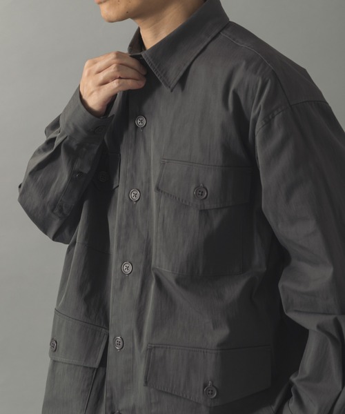 ITEMS URBANRESEARCH（アイテムズ アーバンリサーチ）の「4-pocket ツイルフィールドシャツジャケット（ミリタリージャケット・メンズ・チャコールグレー/オリーブ・MEDIUM/LARGE）」の11枚目の写真