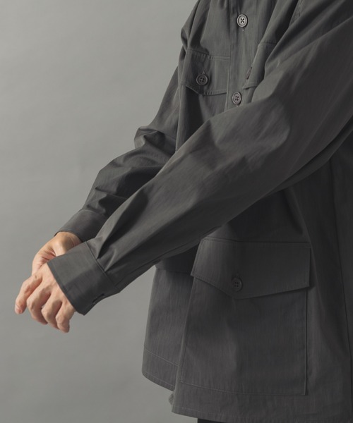 ITEMS URBANRESEARCH（アイテムズ アーバンリサーチ）の「4-pocket ツイルフィールドシャツジャケット（ミリタリージャケット・メンズ・チャコールグレー/オリーブ・MEDIUM/LARGE）」の12枚目の写真