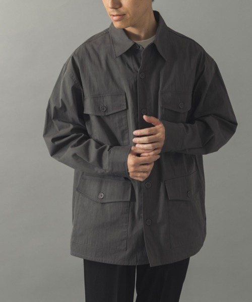 ITEMS URBANRESEARCH（アイテムズ アーバンリサーチ）の「4-pocket ツイルフィールドシャツジャケット（ミリタリージャケット・メンズ・チャコールグレー/オリーブ・MEDIUM/LARGE）」の15枚目の写真
