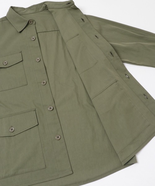 ITEMS URBANRESEARCH（アイテムズ アーバンリサーチ）の「4-pocket ツイルフィールドシャツジャケット（ミリタリージャケット・メンズ・チャコールグレー/オリーブ・MEDIUM/LARGE）」の19枚目の写真