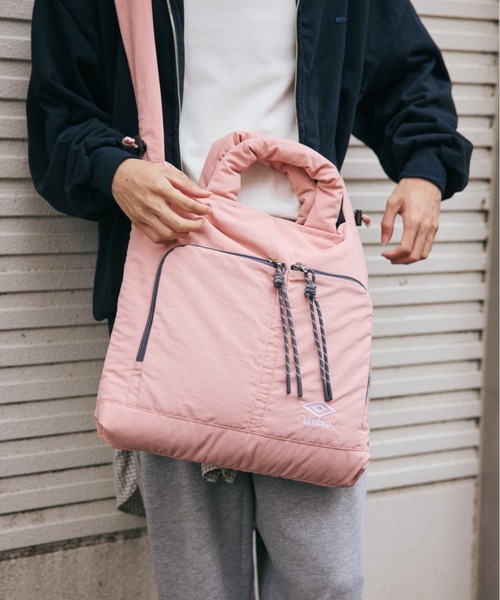 UMBRO(アンブロ)の「umbro/アンブロ 6W14 ショルダーバッグ 20323(ショルダーバッグ・レディース・ライトグレー/ピンク・FREE)」の2枚目の写真