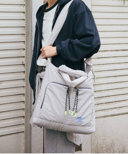 UMBRO(アンブロ)の「umbro/アンブロ 6W14 ショルダーバッグ 20323(ショルダーバッグ・レディース・ライトグレー/ピンク・FREE)」の1枚目の写真