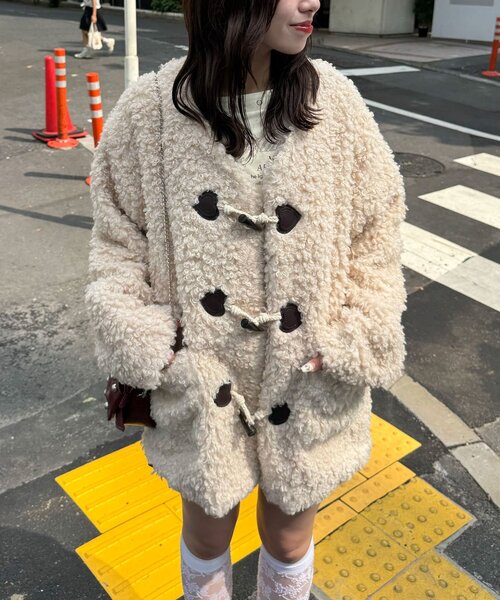CIAOPANIC(チャオパニック)の「プードルボアノーカラーハートダッフルコート(ダッフルコート・レディース・ベージュ/ミント/ブラウン・FREE)」の1枚目の写真