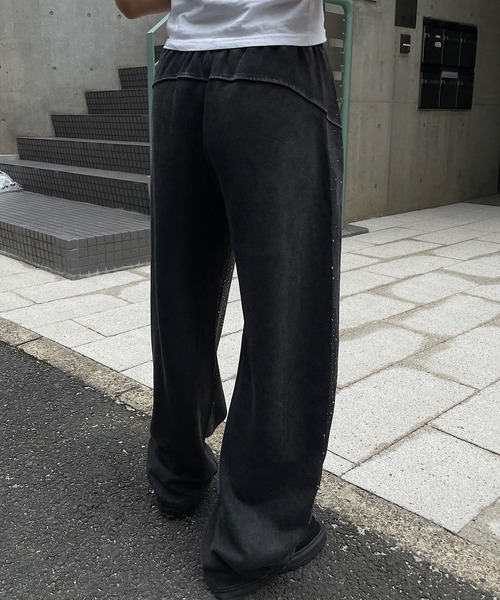 ROGER AND RAW(ロジャーアンドロウ)の「ラインストーン ワイドスウェットパンツ(スウェットパンツ・レディース・ブラック/グレー・FREE)」の8枚目の写真