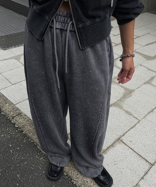 ROGER AND RAW(ロジャーアンドロウ)の「ラインストーン ワイドスウェットパンツ(スウェットパンツ・レディース・ブラック/グレー・FREE)」の18枚目の写真