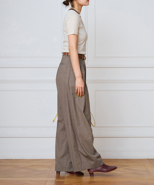 IENA LA BOUCLE（イエナラブークル）の「IENA LA BOUCLE スラブインパーテッドタックパンツ（スラックス・レディース・ライトグレー/ブラウン・36/38/40）」の14枚目の写真