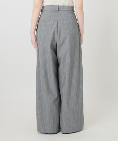 IENA LA BOUCLE（イエナラブークル）の「IENA LA BOUCLE スラブインパーテッドタックパンツ（スラックス・レディース・ライトグレー/ブラウン・36/38/40）」の17枚目の写真
