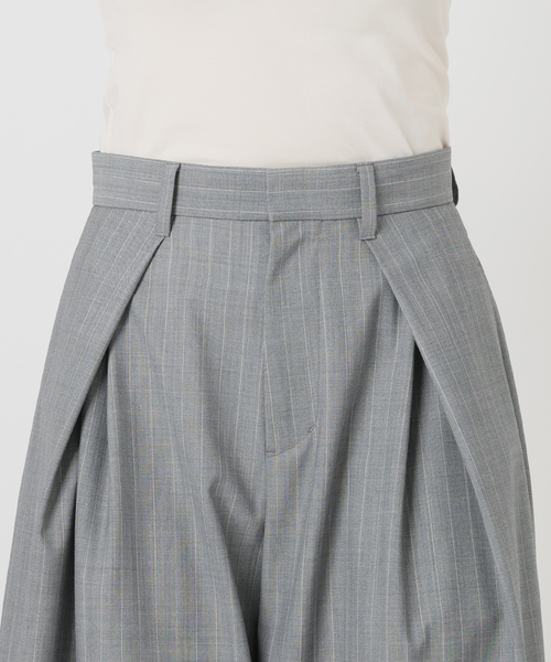 IENA LA BOUCLE（イエナラブークル）の「IENA LA BOUCLE スラブインパーテッドタックパンツ（スラックス・レディース・ライトグレー/ブラウン・36/38/40）」の19枚目の写真