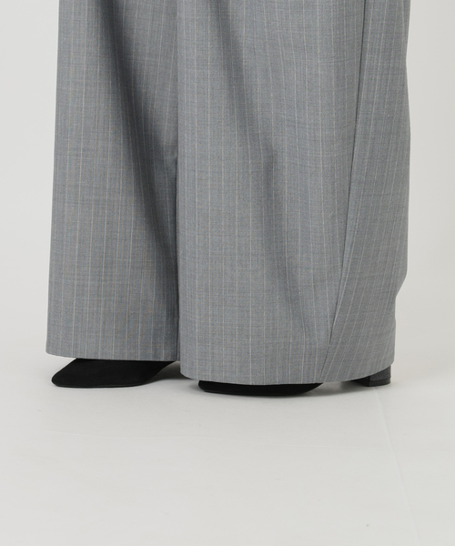 IENA LA BOUCLE（イエナラブークル）の「IENA LA BOUCLE スラブインパーテッドタックパンツ（スラックス・レディース・ライトグレー/ブラウン・36/38/40）」の10枚目の写真