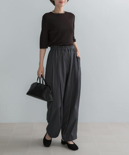 URBAN RESEARCH ROSSO WOMEN（アーバンリサーチ　ロッソ）の「ELENDEEK　EASY TUCK COCOON PANTS（その他パンツ・レディース・チャコールグレー・1/2）」の5枚目の写真