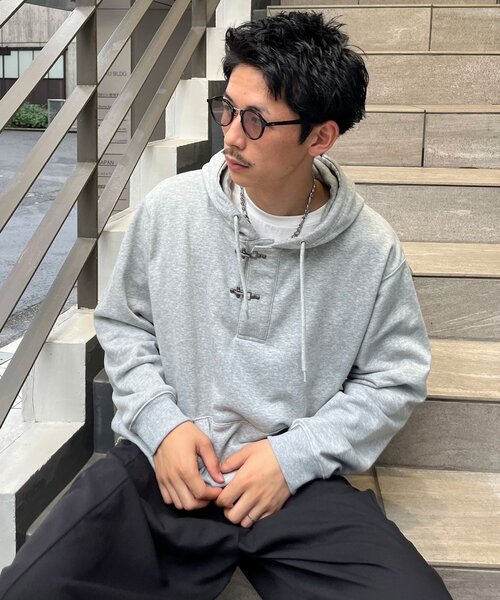 CIAOPANIC(チャオパニック)の「ファイヤーマンバックルヘンリーネックパーカー(パーカー・メンズ・ブラック/グレー・MEDIUM/LARGE)」の2枚目の写真