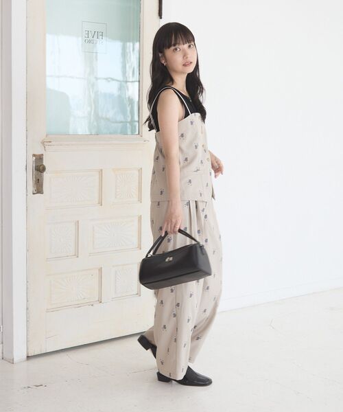 AMERICAN HOLIC（アメリカンホリック）の「フラワー柄刺繍パンツ＜セットアップ＞（その他パンツ・レディース・ベージュ/ブラウン・M/L）」の15枚目の写真