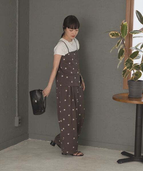 AMERICAN HOLIC（アメリカンホリック）の「フラワー柄刺繍パンツ＜セットアップ＞（その他パンツ・レディース・ベージュ/ブラウン・M/L）」の22枚目の写真