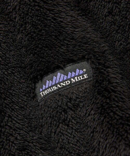THOUSAND MILE(サウザンドマイル)の「THOUSAND MILE/サウザンドマイル 限定展開 THOUSAND MILE×FREAK'S STORE / サウザンドマイル 別注 シャギー ドローコード クルーネック プルオーバー(その他トップス・メンズ・オリーブ/ブラック/チャコールグレー/ベージュ・SMALL/LARGE/MEDIUM)」の8枚目の写真