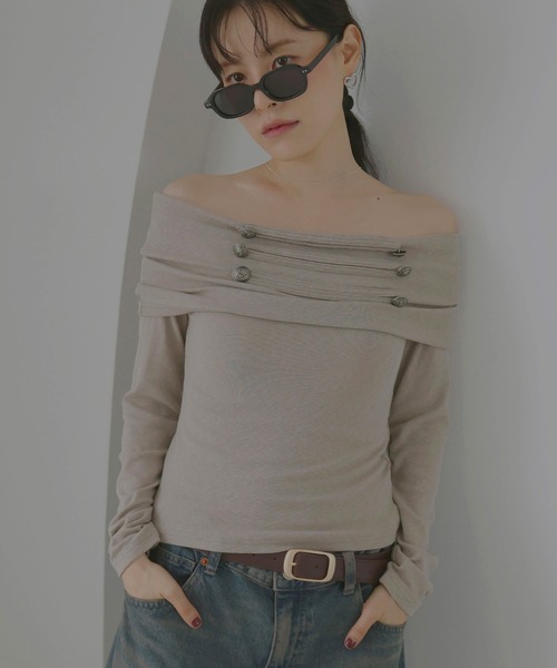Mili affinity(ミリアフィニティー)の「ナポレオンオフショルロングスリーブTシャツ(Tシャツ/カットソー・レディース・ベージュ/ブラウン/ブラック・FREE)」の19枚目の写真