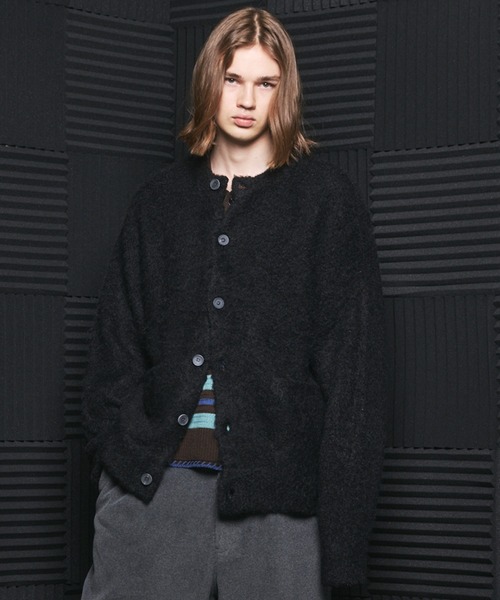 MAISON SPECIAL(メゾンスペシャル)の「《UNISEX》メランジブークレーニットプライムオーバークルーネックカーディガン/Melange Boucle Knit Prime-Over Crew Neck Cardigan【MAISON SPECIAL/メゾンスペシャル】(カーディガン/ボレロ・メンズ・グレー/ブラック/ライトブルー・0/2/1)」の2枚目の写真