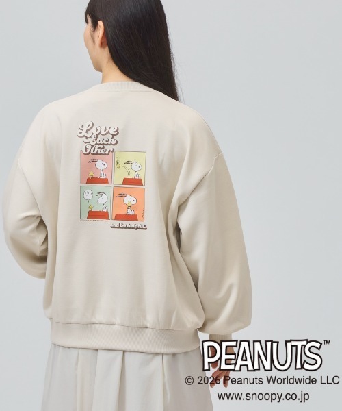PEANUTS(ピーナッツ)の「ピーナッツ PEANUTS グラフィッククルーネックスウェット バックプリントLOVE(スウェット・レディース・ライトベージュ/ネイビー・L/M/S/XL)」の2枚目の写真