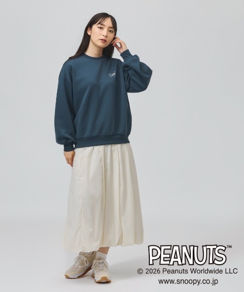 PEANUTS(ピーナッツ)の「ピーナッツ PEANUTS グラフィッククルーネックスウェット バックプリントLOVE(スウェット・レディース・ライトベージュ/ネイビー・L/M/S/XL)」の4枚目の写真