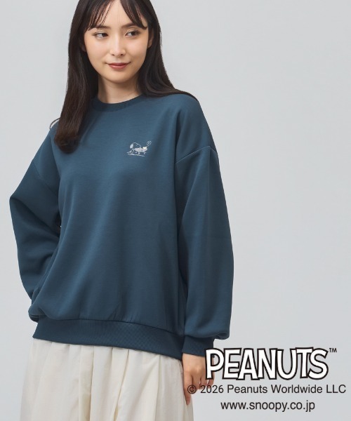 PEANUTS(ピーナッツ)の「ピーナッツ PEANUTS グラフィッククルーネックスウェット バックプリントLOVE(スウェット・レディース・ライトベージュ/ネイビー・L/M/S/XL)」の3枚目の写真