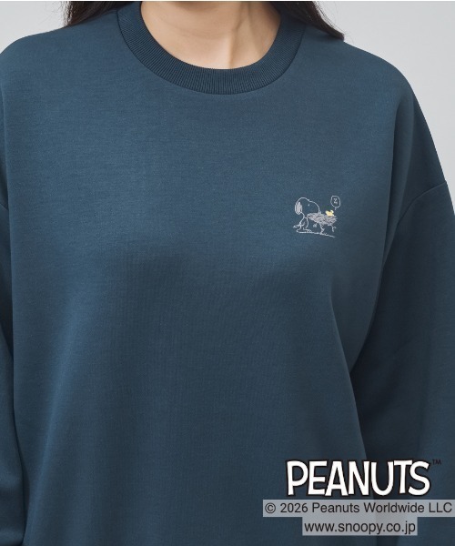 PEANUTS(ピーナッツ)の「ピーナッツ PEANUTS グラフィッククルーネックスウェット バックプリントLOVE(スウェット・レディース・ライトベージュ/ネイビー・L/M/S/XL)」の5枚目の写真