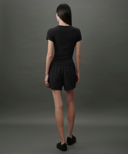 MUSINSA STANDARD WOMAN（ムシンサスタンダードウーマン）の「[リカバリー] ウィメンズ スリムフィット 半袖Tシャツ [ブラック]（Tシャツ/カットソー・レディース・その他・X-SMALL/SMALL/MEDIUM/LARGE）」の3枚目の写真
