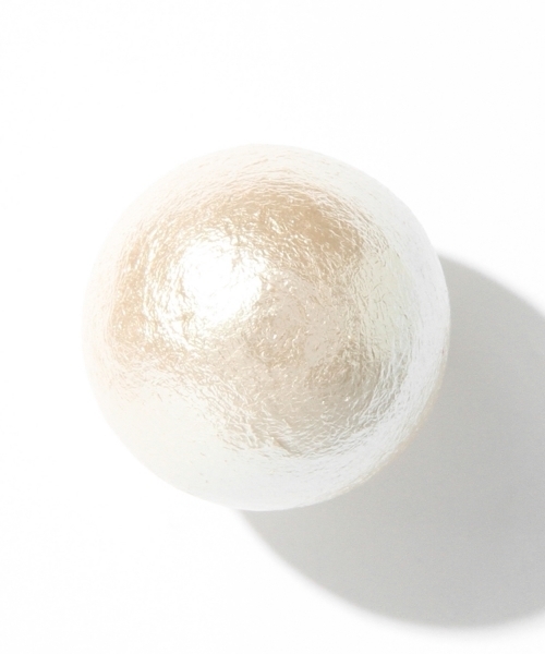 BEAMS LIGHTS Women's(ビームスライツ ウィメンズ)の「BEAMS LIGHTS / 20mmコットンパール ピアス(ピアス(両耳用)・レディース・ホワイト系その他・ONE SIZE)」の3枚目の写真