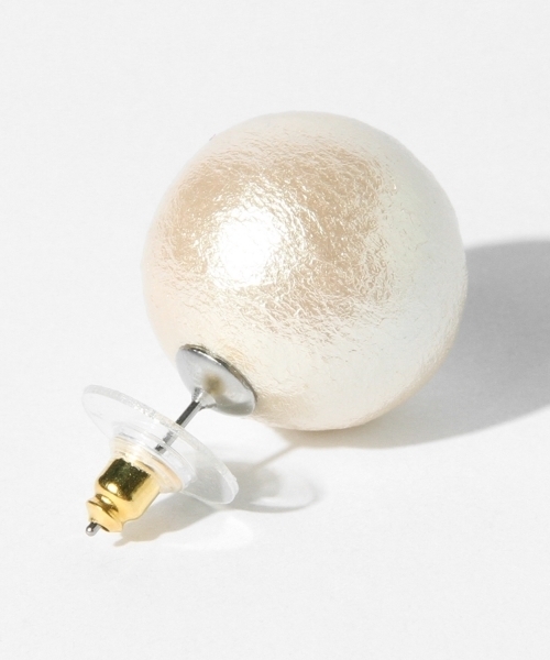 BEAMS LIGHTS Women's(ビームスライツ ウィメンズ)の「BEAMS LIGHTS / 20mmコットンパール ピアス(ピアス(両耳用)・レディース・ホワイト系その他・ONE SIZE)」の4枚目の写真