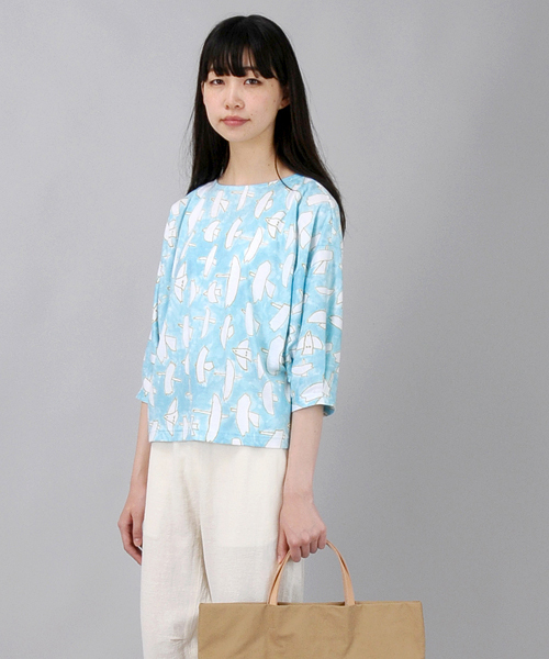 Ne-net（ネネット）の「S はばたき T（Tシャツ/カットソー・レディース・ライトブルー/ブラック・02）」の2枚目の写真