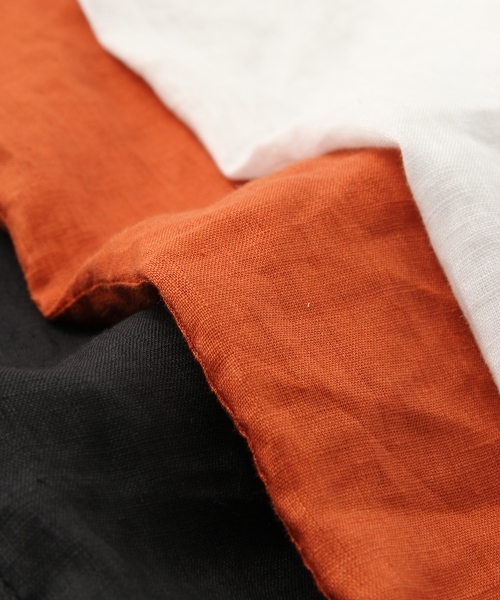 A part by（アパートバイ）の「リネンVチュニックシャツ7S 766271 （シャツ/ブラウス・レディース・ブラック/ダークオレンジ/ホワイト・FREE）」の5枚目の写真