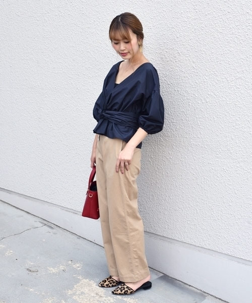 SHIPS(シップス)の「ワンウォッシュ チノパンツ◇(チノパンツ・レディース・ブラウン/ベージュ系その他/オフホワイト・38/36)」の9枚目の写真
