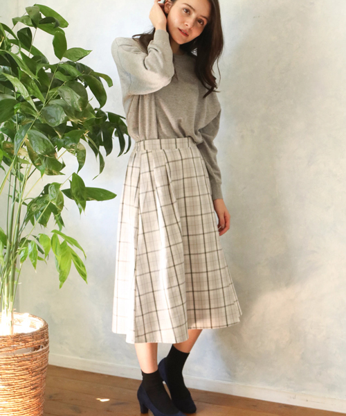 earth music&ecology（アースミュージックアンドエコロジー）の「・クルーネックゆるニットプルオーバー（ニット/セーター・レディース・ライトグレー/ブラック/ダークグリーン/ネイビー/アイボリー/ボルドー・FREE）」の13枚目の写真