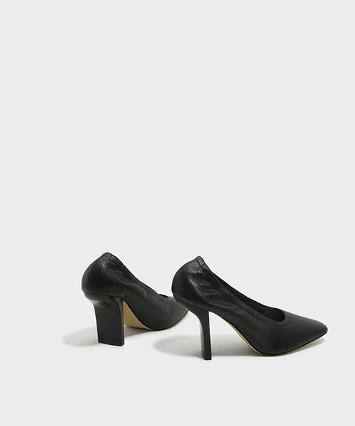 CHARLES & KEITH(チャールズ & キース)の「テパードヒールフィットパンプス / TAPERED HEEL FITTED PUMPS(パンプス・レディース・ブラック/レンガ・23.5cm/23cm/24.5cm)」の8枚目の写真