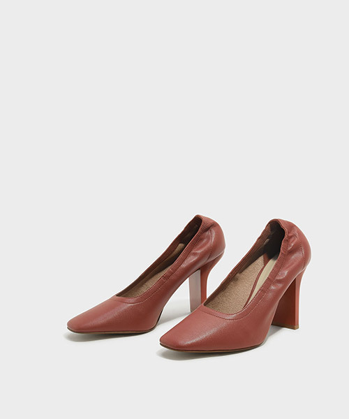 CHARLES & KEITH(チャールズ & キース)の「テパードヒールフィットパンプス / TAPERED HEEL FITTED PUMPS(パンプス・レディース・ブラック/レンガ・23.5cm/23cm/24.5cm)」の3枚目の写真