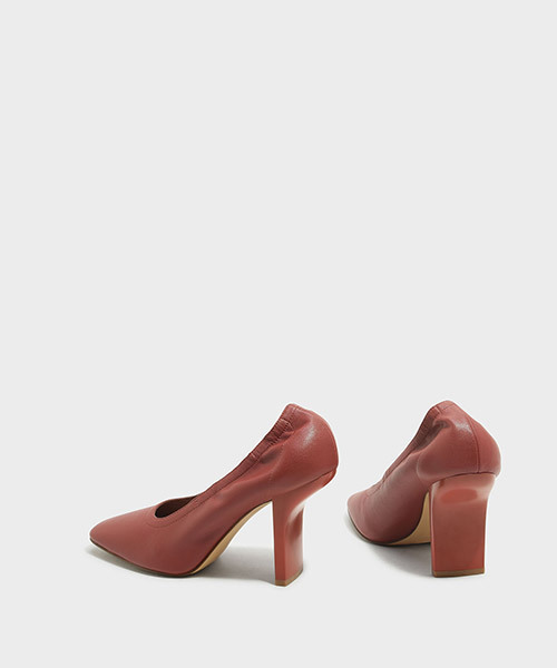 CHARLES & KEITH(チャールズ & キース)の「テパードヒールフィットパンプス / TAPERED HEEL FITTED PUMPS(パンプス・レディース・ブラック/レンガ・23.5cm/23cm/24.5cm)」の11枚目の写真