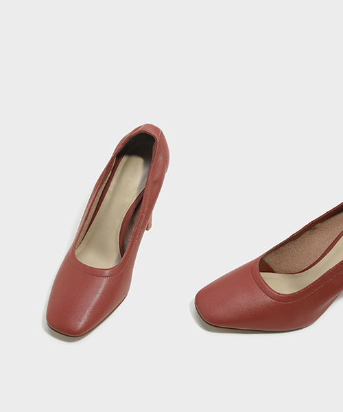 CHARLES & KEITH(チャールズ & キース)の「テパードヒールフィットパンプス / TAPERED HEEL FITTED PUMPS(パンプス・レディース・ブラック/レンガ・23.5cm/23cm/24.5cm)」の12枚目の写真