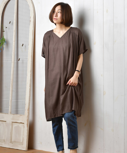 rps（アールピーエス）の「レーヨンＶネック半袖ワンピース（ワンピース・レディース・チャコールグレー/ブラック/ブルー/グリーン/ダークベージュ/グレー/ブラック系その他2/マスタード・M）」の22枚目の写真