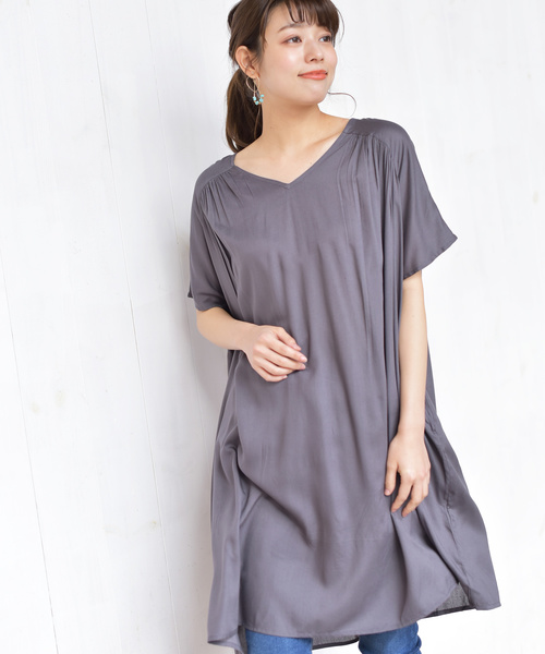 rps（アールピーエス）の「レーヨンＶネック半袖ワンピース（ワンピース・レディース・チャコールグレー/ブラック/ブルー/グリーン/ダークベージュ/グレー/ブラック系その他2/マスタード・M）」の5枚目の写真