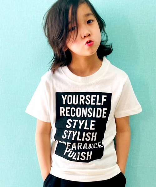 THE CASUAL（カジュアル）の「ボックスロゴ プリント 半袖 Tシャツ キッズ（Tシャツ/カットソー・キッズ・杢グレー/ブルー/ブラック/レッド/グリーン/オフホワイト/ベージュ系/ベージュ/ミント/ホワイト系1/ブラック系/ブラック系1/ネイビー/モカ/ピンク/ブラウン系/ホワイト系/グレー系・100/120/130/150/110/160/140/120cm/110cm/140cm/100cm/130cm/150cm/160cm）」の2枚目の写真