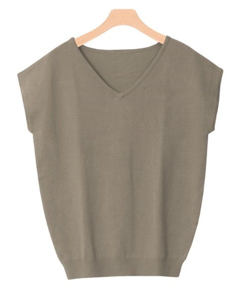 Pierrot（ピエロ）の「選べる2ネックシルクタッチフレンチスリーブニット Vネック クルーネック ウォッシャブル（ニット/セーター・レディース・オフホワイト/ブラック/シルバーグレー/ネイビー/ブルー系その他/ライトパープル/ピンク系その他/ブラウン/バーガンディー/サーモンピンク/ピンク系その他2/ブルー系その他3/ブルー系その他2/ベージュ系その他2/オレンジ系その他/ホワイト系その他/ブラック系その他/グレー系その他/オレンジ/グレー/ベージュ系その他/パープル系その他/ブルー系その他5/ブルー系その他4/ブラウン系その他/グリーン系その他/ベージュ系その他3/ベージュ系その他5/ベージュ系その他6/ライトグリーン/ベージュ系その他4/レッド系その他/ブラウン系その他2/ダークブラウン/ブラウン系/ミント/ピンク系/モカ/ピンク/グリーン系/グリーン系その他2/グリーン/パープル系その他2/グリーン系その他3/グリーン系その他4/ラベンダー/ピンク系その他3/ピンク系その他4/グレー系その他3/ライトピンク/ピンク系その他5/グレー系その他2・M/L）」の13枚目の写真